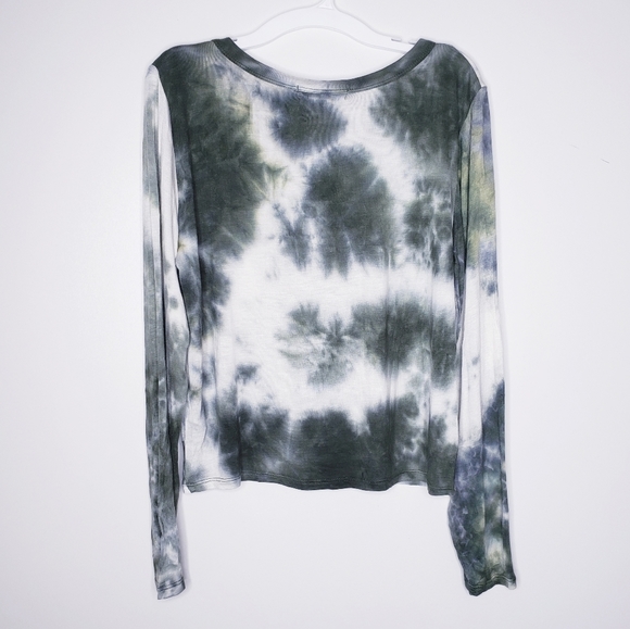 Hooked up olive top - Picture 2 of 3